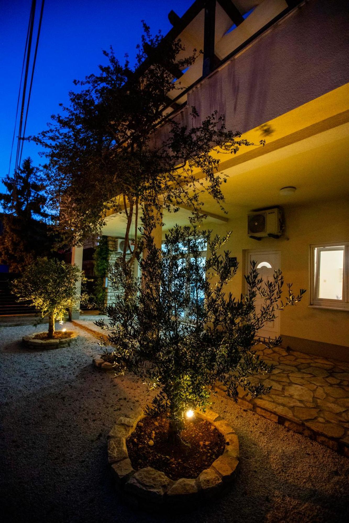 Apartment Laura Трогир Экстерьер фото