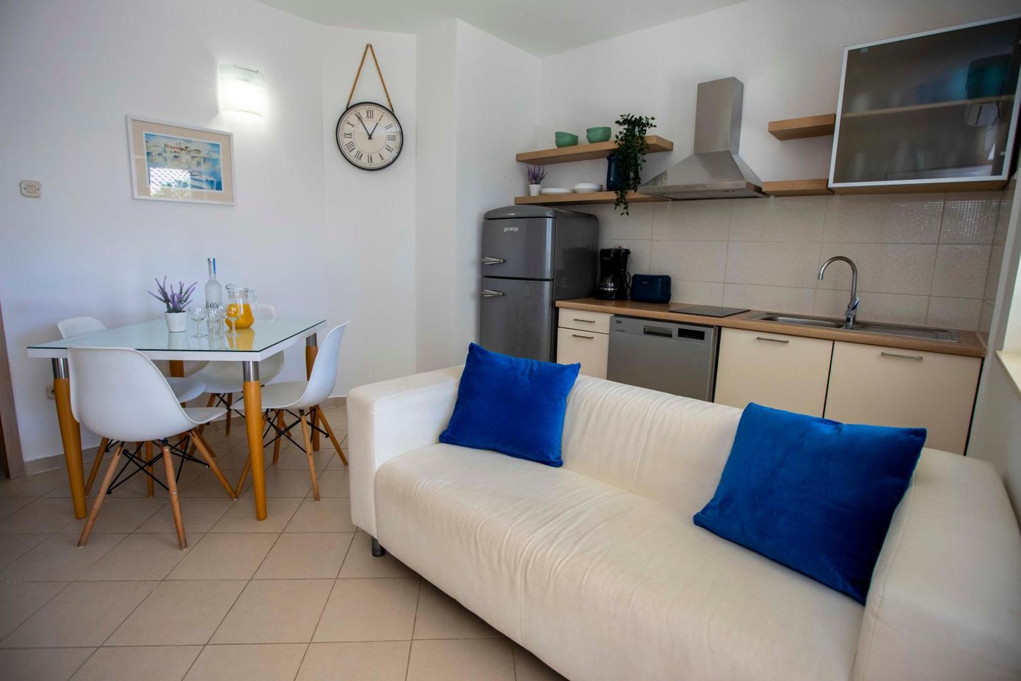 Apartment Laura Трогир Экстерьер фото