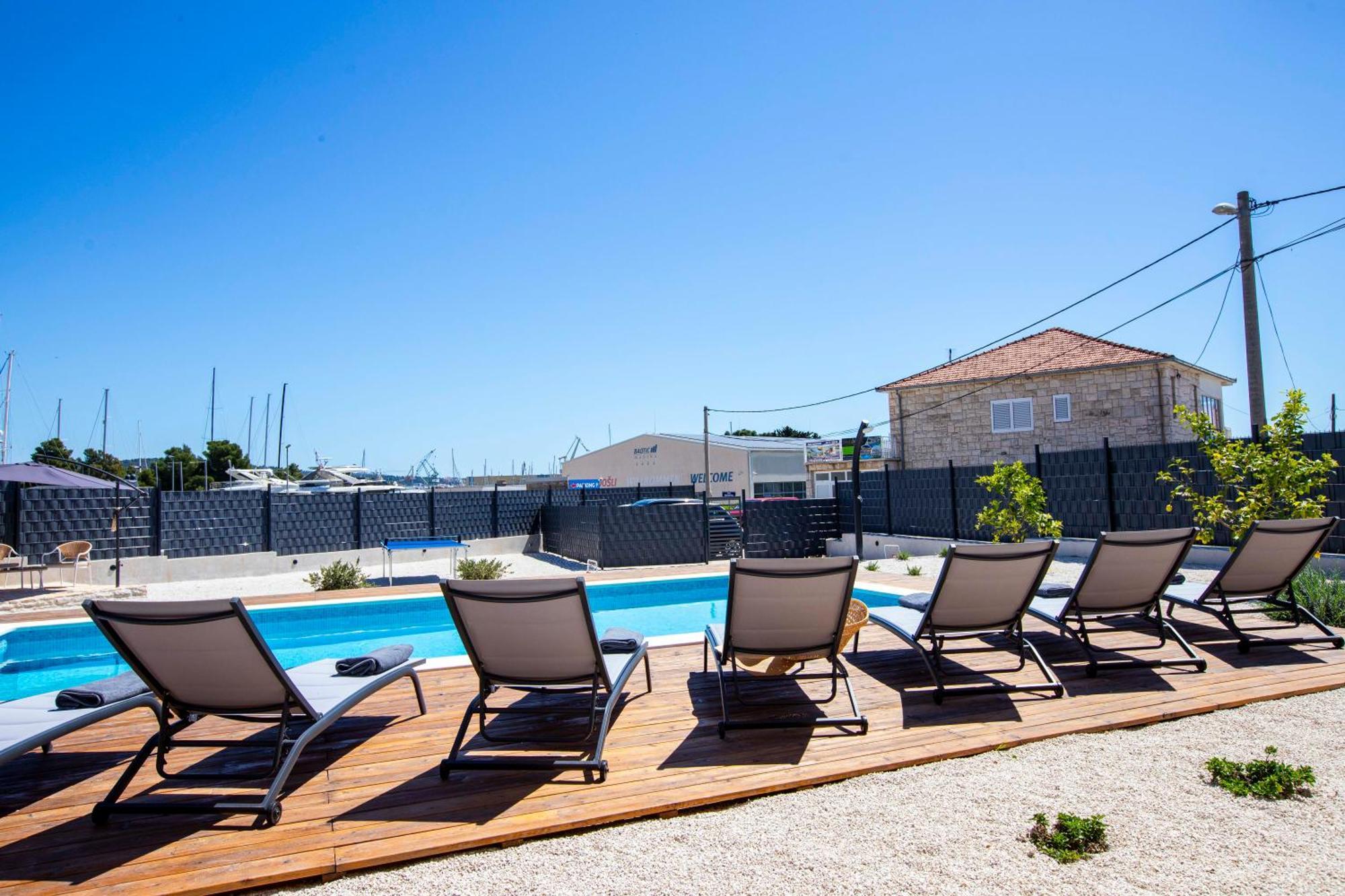 Apartment Laura Трогир Экстерьер фото