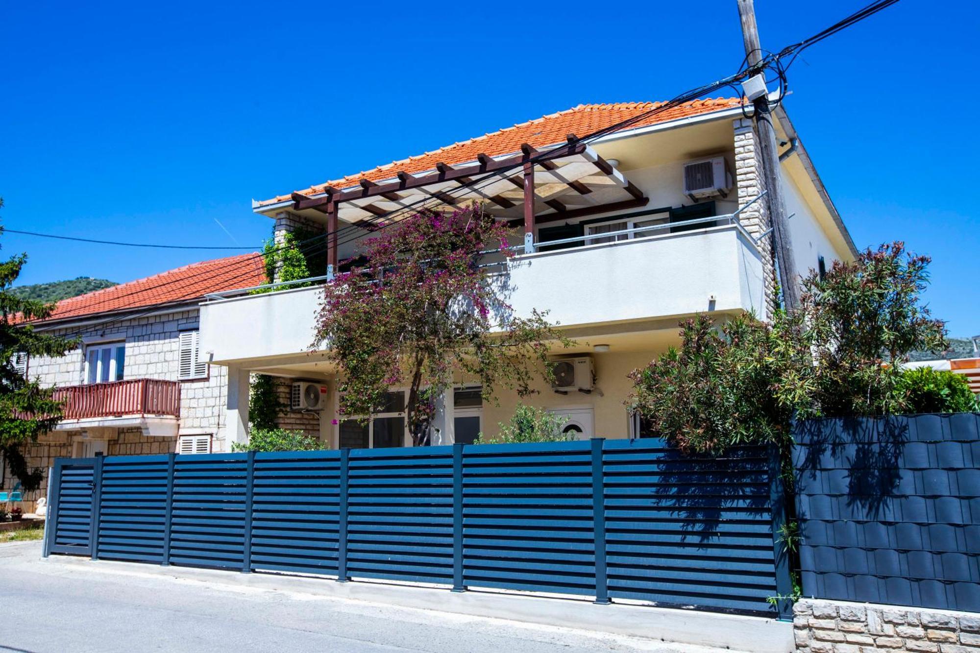 Apartment Laura Трогир Экстерьер фото